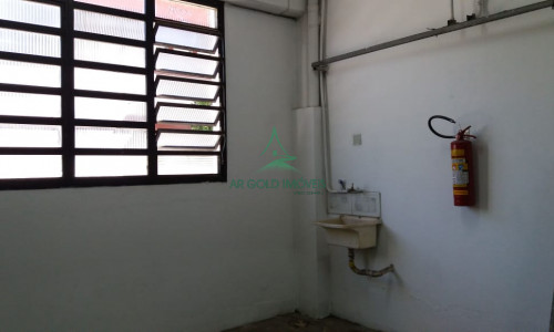 Armazém para Locação em Tamboré | 1.000m² | Doca | Entrada para Caminhão | 9m de Pé-Direito