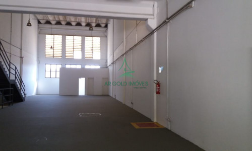 Armazém para Locação em Tamboré | 1.000m² | Doca | Entrada para Caminhão | 9m de Pé-Direito