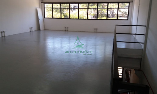 Armazém para Locação em Tamboré | 1.000m² | Doca | Entrada para Caminhão | 9m de Pé-Direito