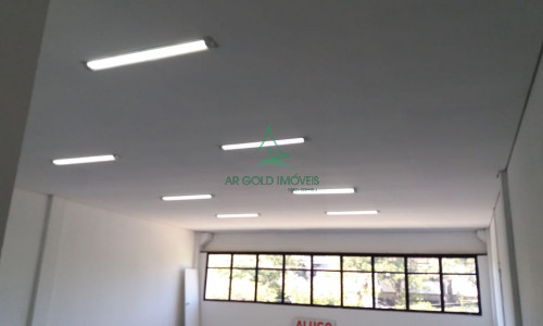 Armazém para Locação em Tamboré | 1.000m² | Doca | Entrada para Caminhão | 9m de Pé-Direito