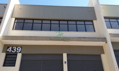 Armazém para Locação em Tamboré | 1.000m² | Doca | Entrada para Caminhão | 9m de Pé-Direito