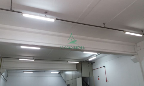 Armazém para Locação em Tamboré | 1.000m² | Doca | Entrada para Caminhão | 9m de Pé-Direito