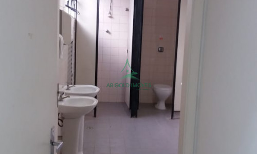 Armazém para Locação em Tamboré | 950m² | Doca | Entrada para Caminhão | 10m de Pé-Direito
