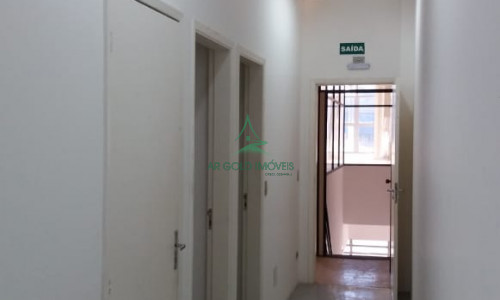 Armazém para Locação em Tamboré | 950m² | Doca | Entrada para Caminhão | 10m de Pé-Direito