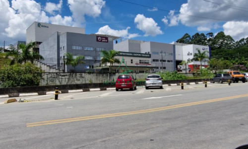 Galpão à Venda ou Locação em Vargem Grande Paulista | 1.000m² | 2 Docas | 13,5m | Raposo Tavares