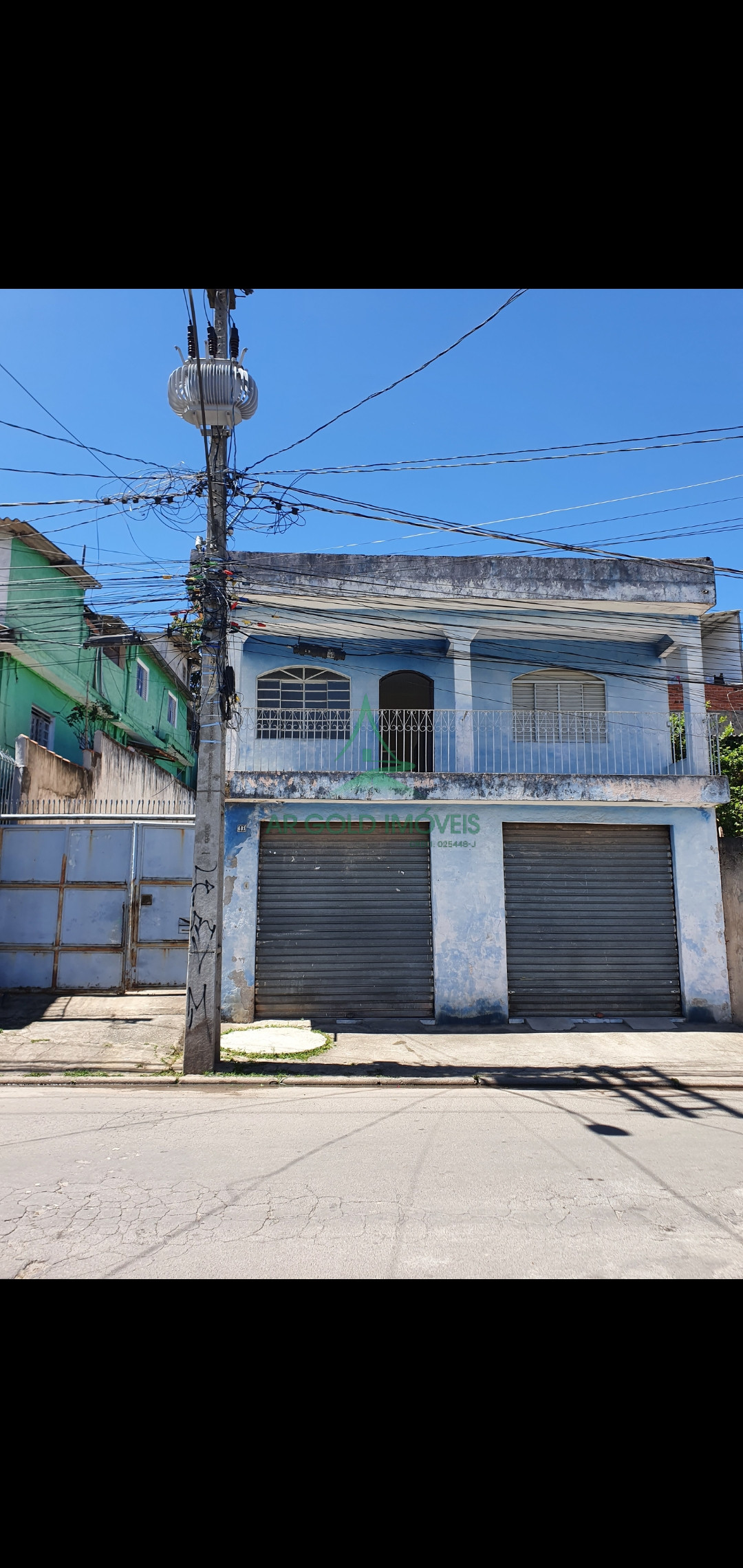 Casa à Venda em Francisco Morato | 250m² | 3 Quartos | Salão Comercial | 5 Vagas