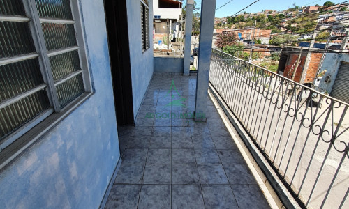 Casa à Venda em Francisco Morato | 250m² | 3 Quartos | Salão Comercial | 5 Vagas