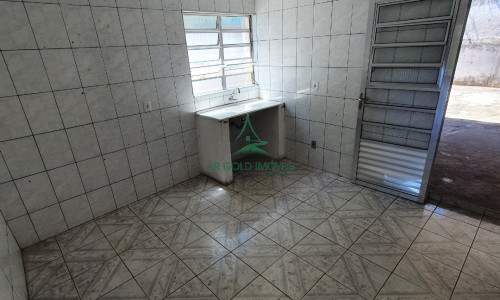 Casa à Venda em Francisco Morato | 250m² | 3 Quartos | Salão Comercial | 5 Vagas