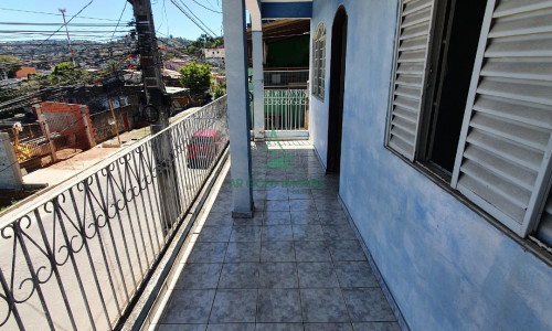 Casa à Venda em Francisco Morato | 250m² | 3 Quartos | Salão Comercial | 5 Vagas