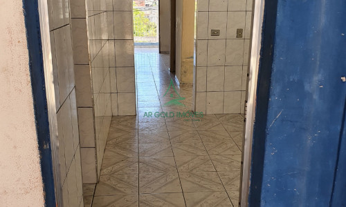 Casa à Venda em Francisco Morato | 250m² | 3 Quartos | Salão Comercial | 5 Vagas