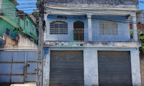 Casa à Venda em Francisco Morato | 250m² | 3 Quartos | Salão Comercial | 5 Vagas