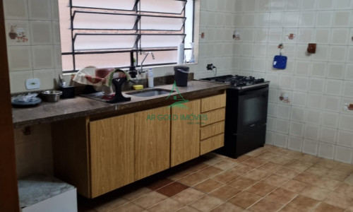 Casa à Venda no Jardim Pinheiros | 207m² | 4 Quartos | 2 Suítes | 2 Vagas