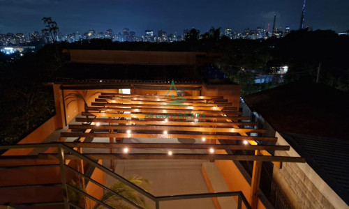 Casa Comercial à Venda ou Locação em Perdizes | 550m² | Rooftop | Piscina | 4 Vagas
