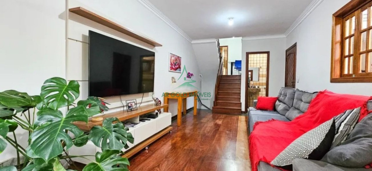 Sobrado à Venda no Butantã | 179m² | 3 Suítes | 3 Vagas | Planejados | Condomínio Fechado