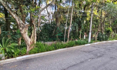 Sobrado à Venda no Butantã | 179m² | 3 Suítes | 3 Vagas | Planejados | Condomínio Fechado
