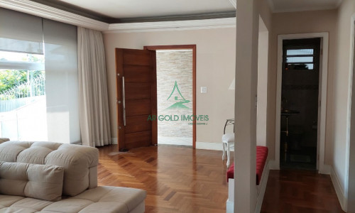 Casa à Venda na Vila Ipojuca | 3 Quartos | 2 Suítes | 5 Vagas | Área Gourmet | Rua Tranquila