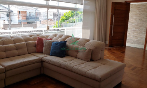 Casa à Venda na Vila Ipojuca | 3 Quartos | 2 Suítes | 5 Vagas | Área Gourmet | Rua Tranquila