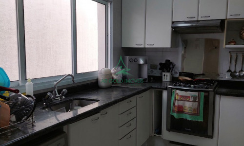 Casa à Venda na Vila Ipojuca | 3 Quartos | 2 Suítes | 5 Vagas | Área Gourmet | Rua Tranquila