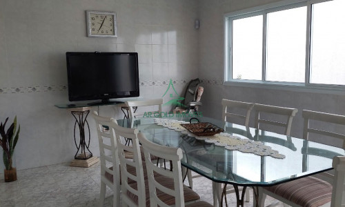 Casa à Venda na Vila Ipojuca | 3 Quartos | 2 Suítes | 5 Vagas | Área Gourmet | Rua Tranquila