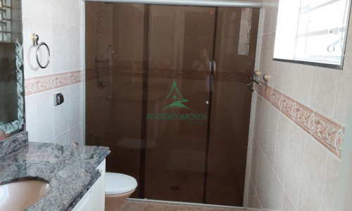 Casa à Venda na Vila Ipojuca | 3 Quartos | 2 Suítes | 5 Vagas | Área Gourmet | Rua Tranquila
