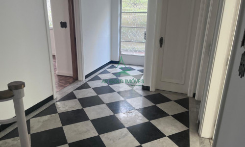 Casa para Locação na Vila Madalena | 400m² | 2 Suítes | 7 Vagas | Residencial ou Comercial