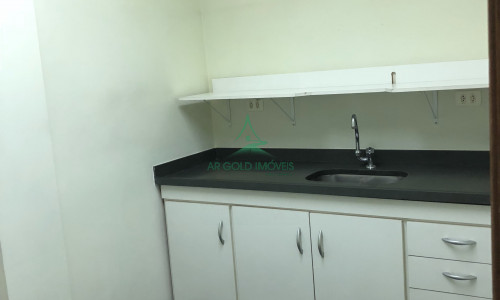 Conjunto Comercial para Locação na Faria Lima | 134m² | 5 Salas | Terraço | Reformado