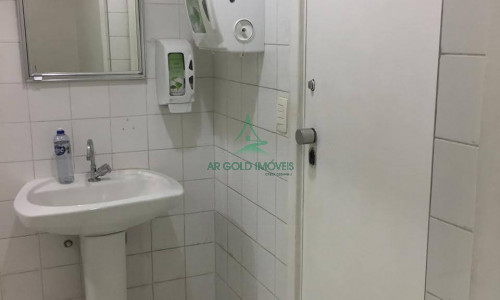 Conjunto Comercial para Locação na Faria Lima | 137m² | 5 Salas | Terraço | Reformado