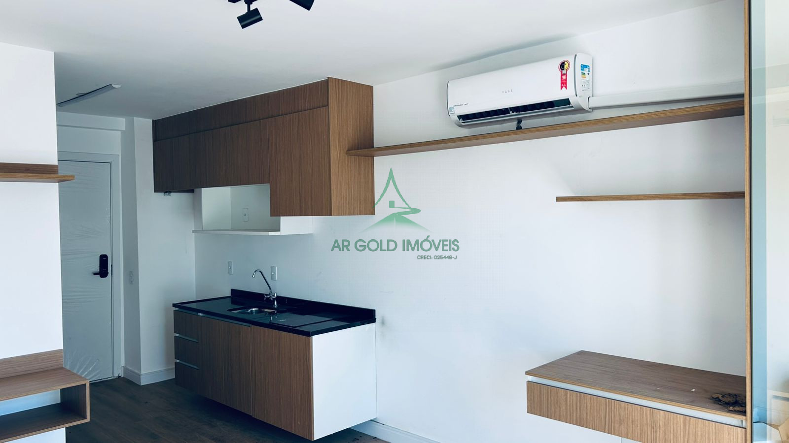 Studio à Venda em Pinheiros | 24m² | Andar Alto | Planejados | Ar-Condicionado | Do It