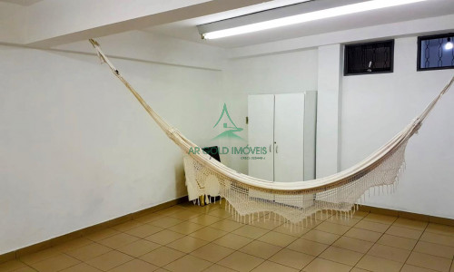 Sobrado à Venda na Lapa | 215m² | 3 Suítes | Planejados | Lareira | 6 Vagas