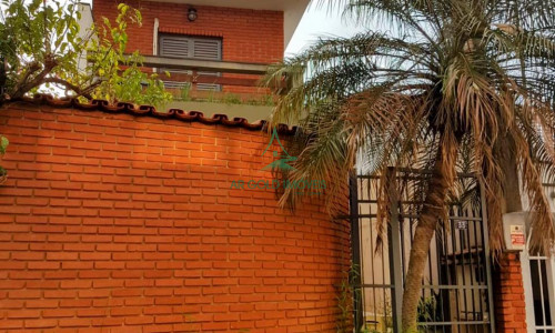 Sobrado à Venda na Lapa | 215m² | 3 Suítes | Planejados | Lareira | 6 Vagas