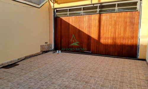 Sobrado à Venda na Lapa | 215m² | 3 Suítes | Planejados | Lareira | 6 Vagas