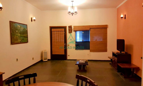Sobrado à Venda na Lapa | 215m² | 3 Suítes | Planejados | Lareira | 6 Vagas