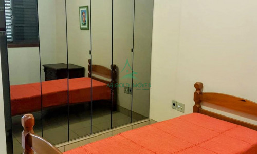 Sobrado à Venda na Lapa | 215m² | 3 Suítes | Planejados | Lareira | 6 Vagas