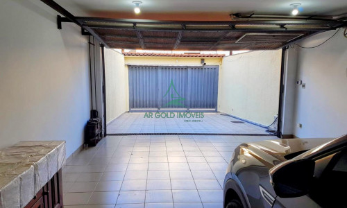 Sobrado à Venda na Lapa | 215m² | 3 Suítes | Planejados | Lareira | 6 Vagas