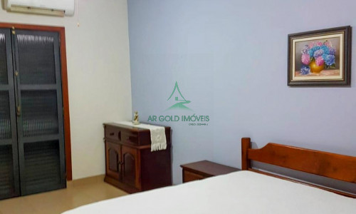 Sobrado à Venda na Lapa | 215m² | 3 Suítes | Planejados | Lareira | 6 Vagas
