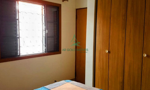 Sobrado à Venda na Lapa | 215m² | 3 Suítes | Planejados | Lareira | 6 Vagas