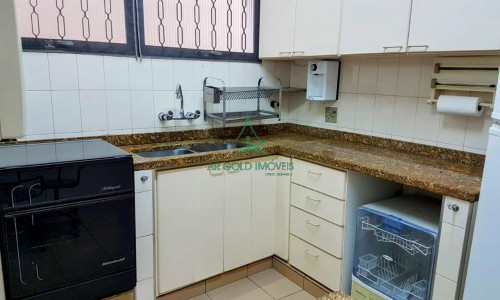 Sobrado à Venda na Lapa | 215m² | 3 Suítes | Planejados | Lareira | 6 Vagas
