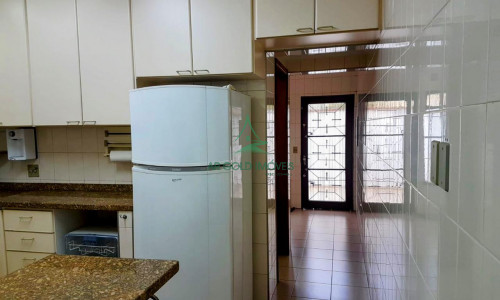 Sobrado à Venda na Lapa | 215m² | 3 Suítes | Planejados | Lareira | 6 Vagas