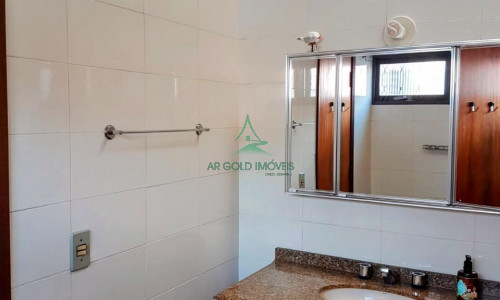 Sobrado à Venda na Lapa | 215m² | 3 Suítes | Planejados | Lareira | 6 Vagas