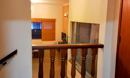 Sobrado à Venda na Lapa | 215m² | 3 Suítes | Planejados | Lareira | 6 Vagas