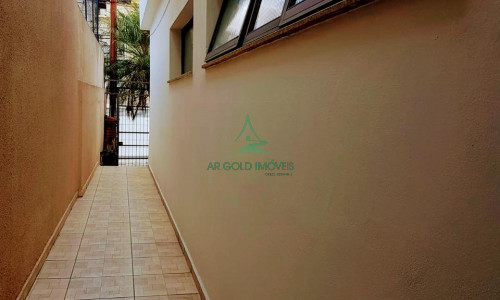 Sobrado à Venda na Lapa | 215m² | 3 Suítes | Planejados | Lareira | 6 Vagas