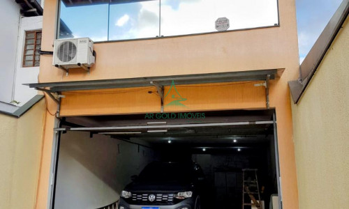 Sobrado à Venda na Lapa | 215m² | 3 Suítes | Planejados | Lareira | 6 Vagas