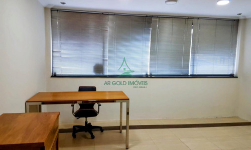 Sobrado à Venda na Lapa | 215m² | 3 Suítes | Planejados | Lareira | 6 Vagas