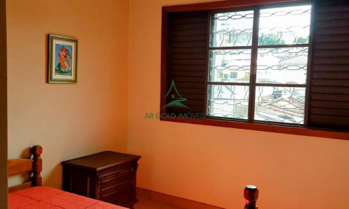 Sobrado à Venda na Lapa | 215m² | 3 Suítes | Planejados | Lareira | 6 Vagas