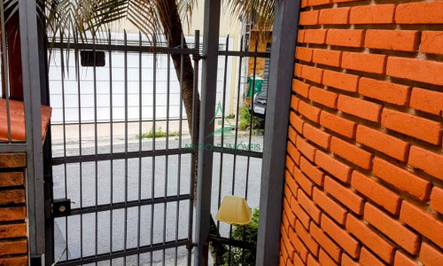 Sobrado à Venda na Lapa | 215m² | 3 Suítes | Planejados | Lareira | 6 Vagas