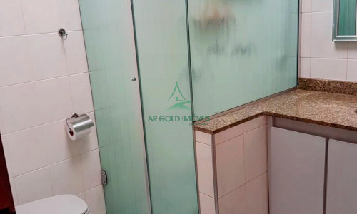 Sobrado à Venda na Lapa | 215m² | 3 Suítes | Planejados | Lareira | 6 Vagas