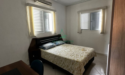 Casa à Venda na Praia da Enseada | 2 Suítes | Piscina | Churrasqueira | 2 Vagas