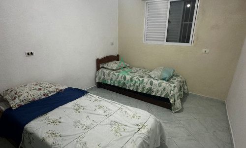 Casa à Venda na Praia da Enseada | 2 Suítes | Piscina | Churrasqueira | 2 Vagas
