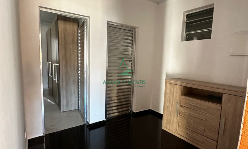 Casa à Venda na Praia da Enseada | 2 Suítes | Piscina | Churrasqueira | 2 Vagas