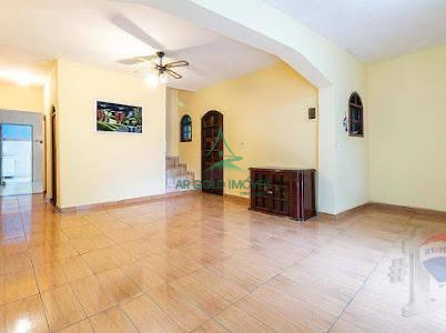 Casa à Venda no Jaraguá | 128m² | 4 Quartos | 1 Suíte Master | Churrasqueira | 2 Vagas